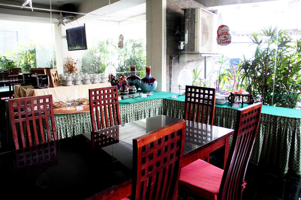 New Grand Park Hotel Surabaya Exterior photo
