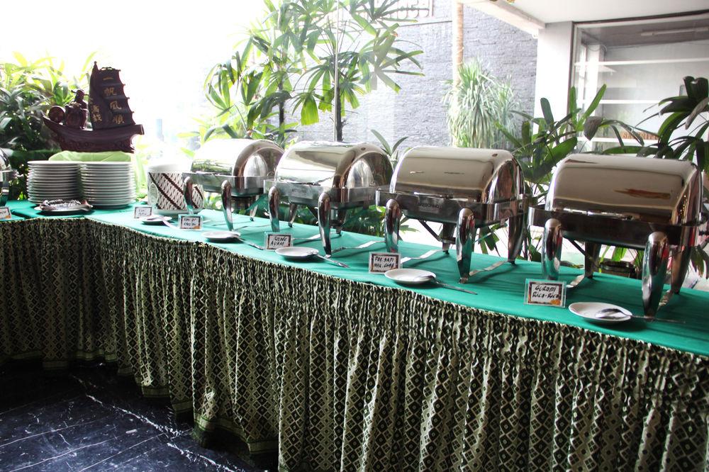New Grand Park Hotel Surabaya Exterior photo