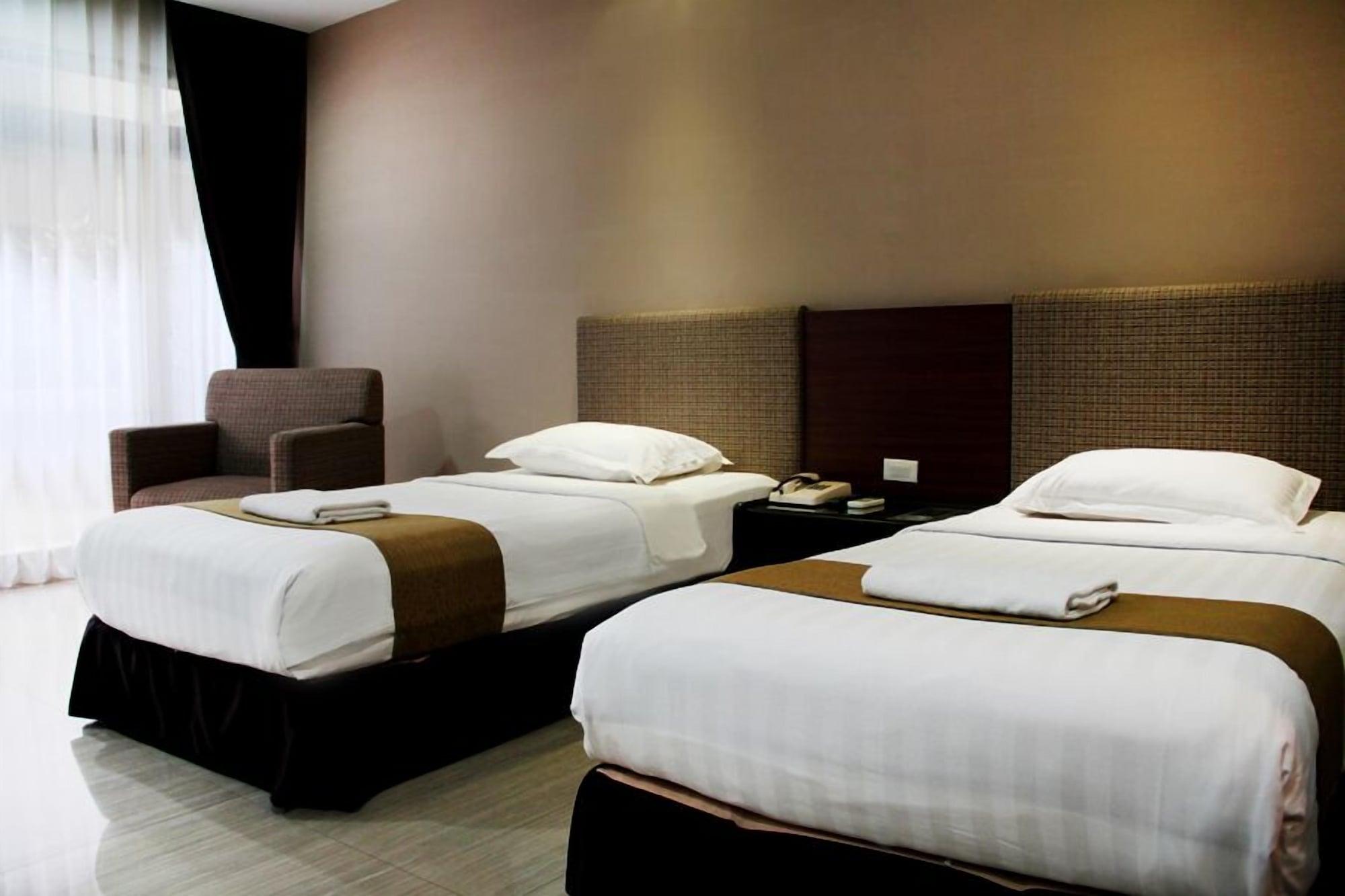New Grand Park Hotel Surabaya Exterior photo