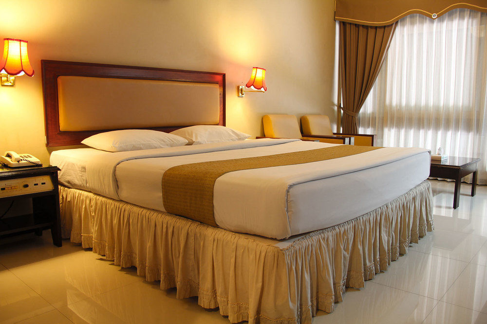 New Grand Park Hotel Surabaya Exterior photo