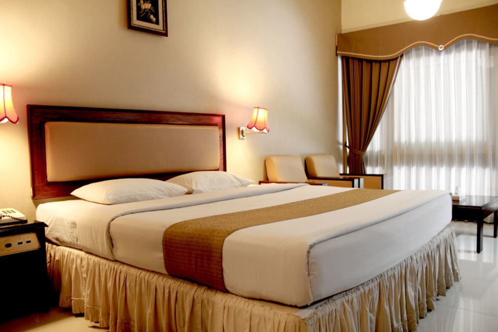 New Grand Park Hotel Surabaya Exterior photo