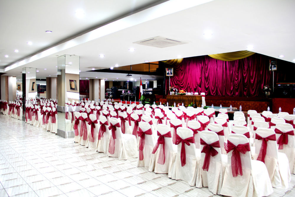 New Grand Park Hotel Surabaya Exterior photo