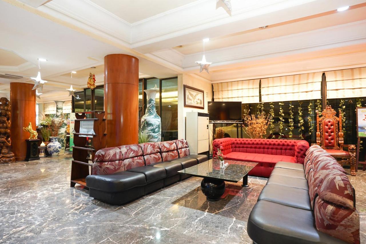New Grand Park Hotel Surabaya Exterior photo