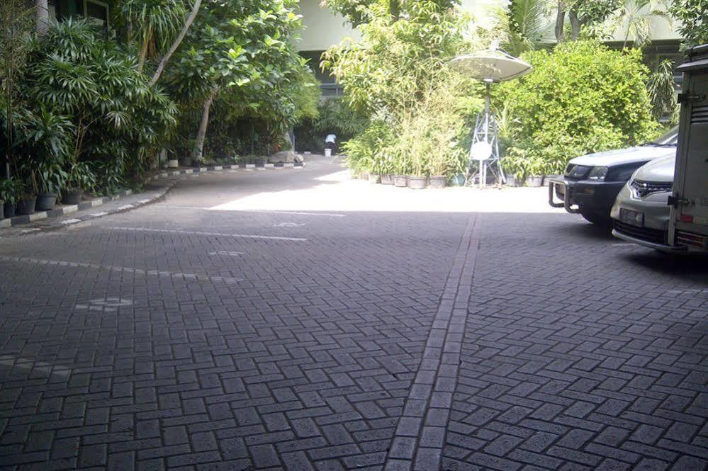 New Grand Park Hotel Surabaya Exterior photo