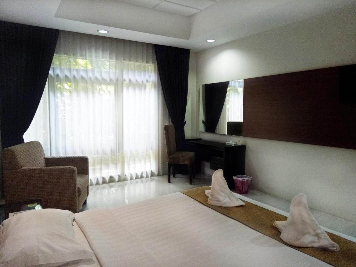 New Grand Park Hotel Surabaya Exterior photo