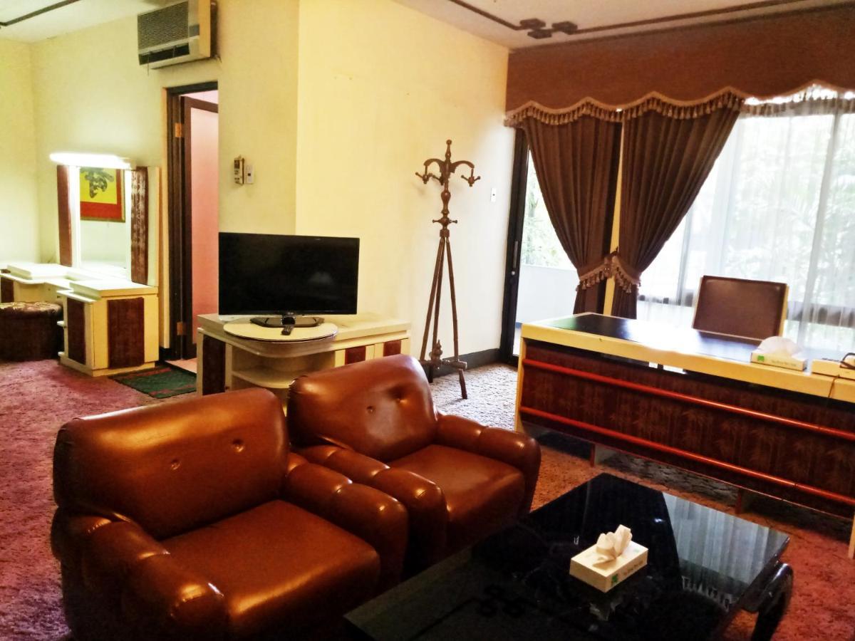 New Grand Park Hotel Surabaya Exterior photo
