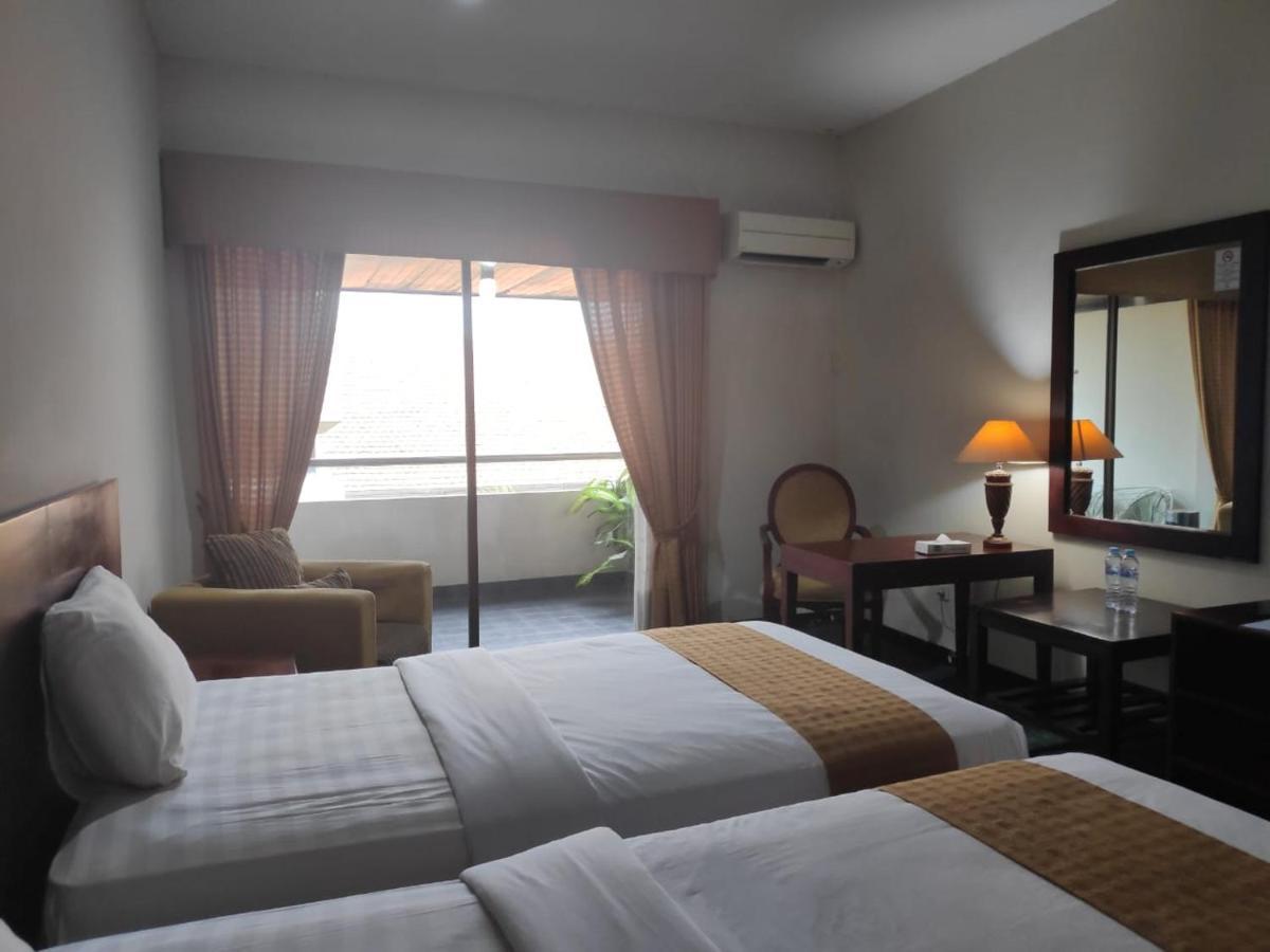 New Grand Park Hotel Surabaya Exterior photo